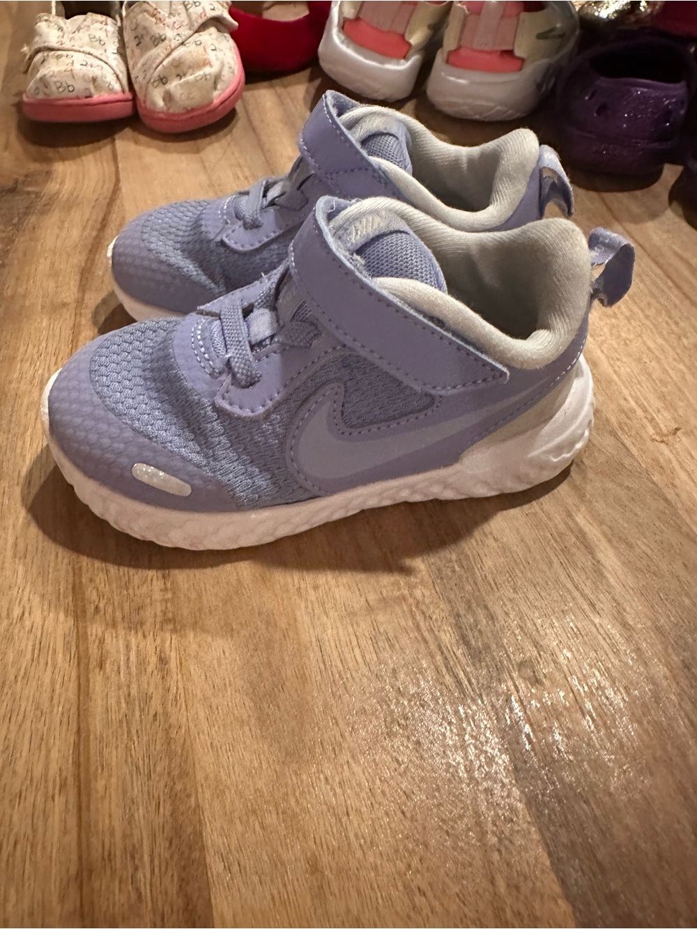 Nike Kids Lavender Athletic Sneakers with Hook-and-Loop Closure